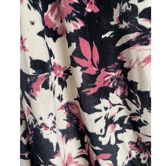 Off the Shoulder Floral Maternity Dress - Picture 2 of 2